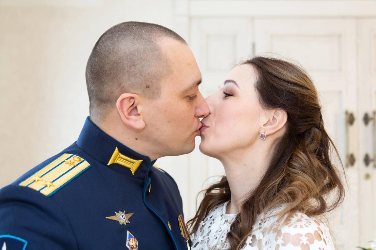 Фото В Новосибирске многодетная семья военнослужащего отметила годовщину свадьбы 2